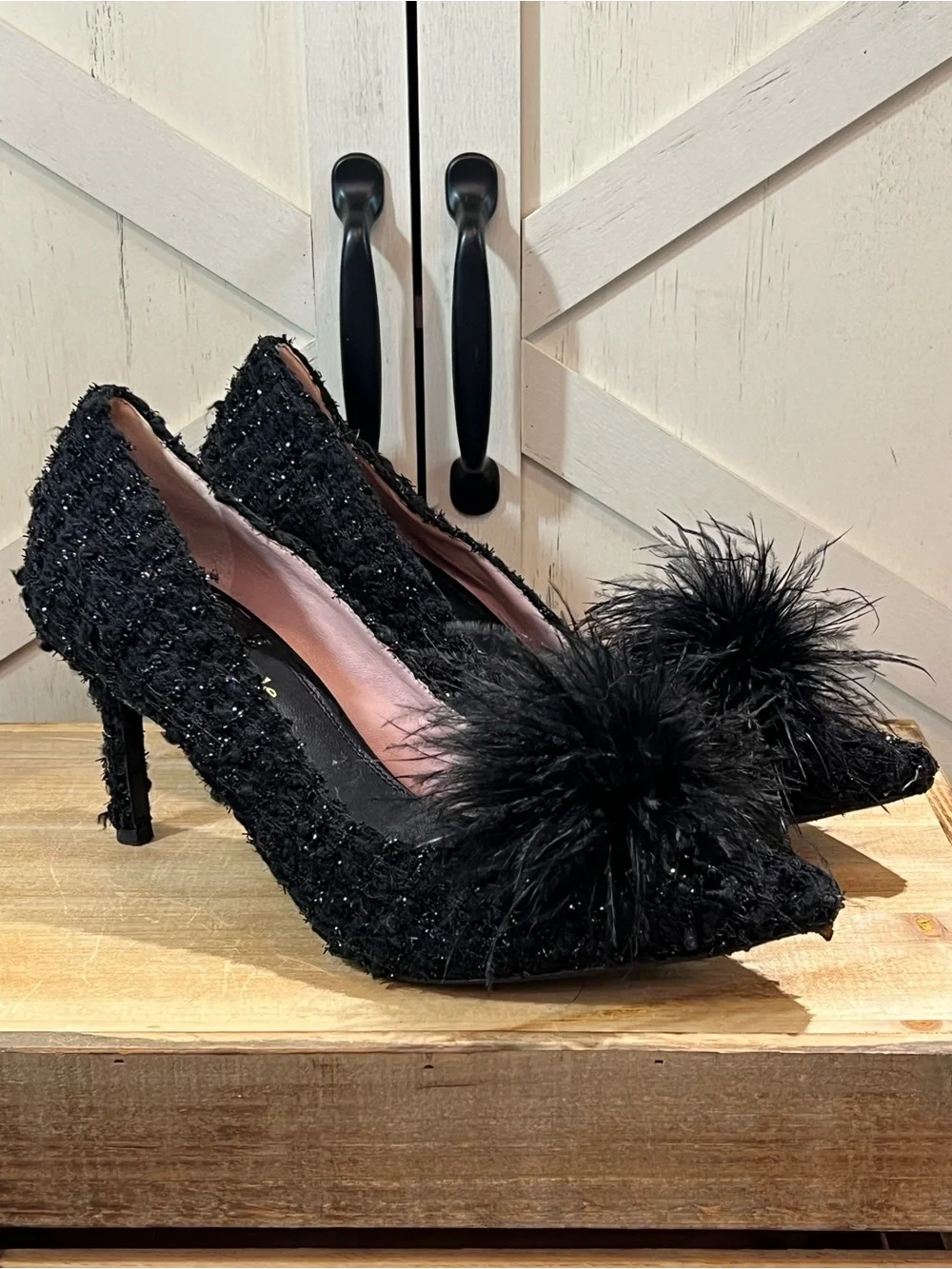 Kate Spade New York Marabou Black Tweed Feather Pom Pom Pumps Heels Size 9